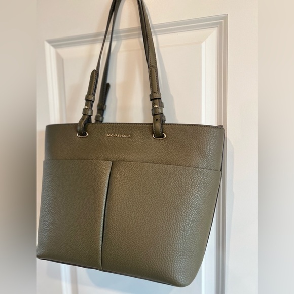 Michael Kors Bedford Medium Faux Leather Tote Bag Top Zip in Olive Green - Picture 6 of 16
